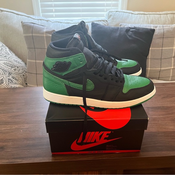 Pine Green - Picture 2 of 5